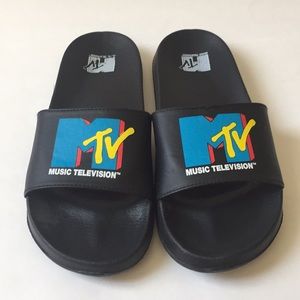 MTV Slides sz 9 Black Slippers Flip Flops
